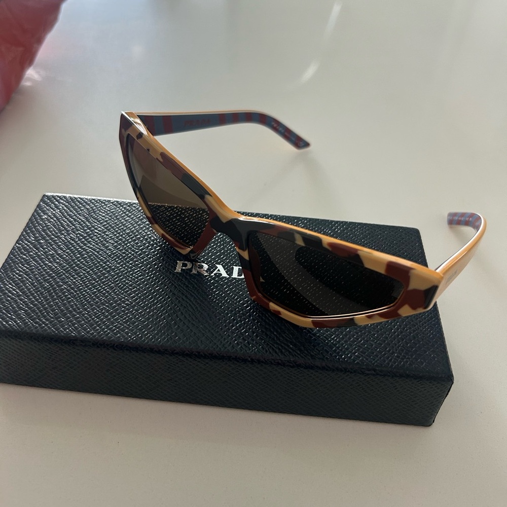 PRADA SUNGLASSES